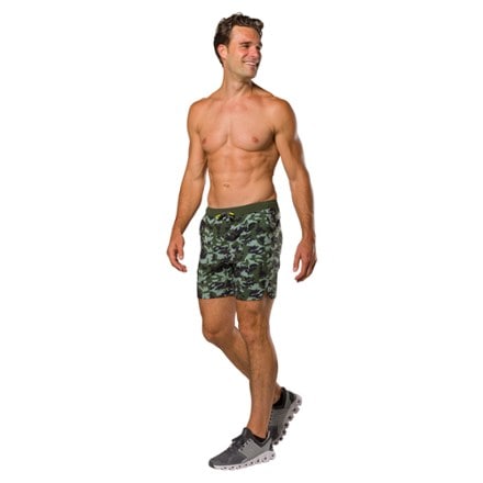 Nathan Printed Essential 7" Shorts 2.0 - Men's 3