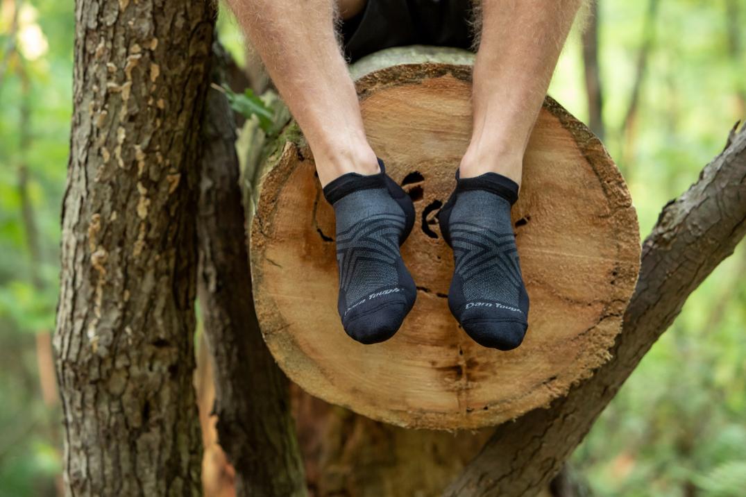 Location Image for Run No-Show Tab Ultralightweight Cushion Socks - Men's