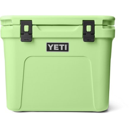 YETI Roadie 32 Wheeled Cooler 0