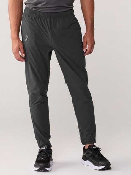 Model info: Height: 6" 2" | Waist: 31" | Inseam: 32" | Wearing size: M