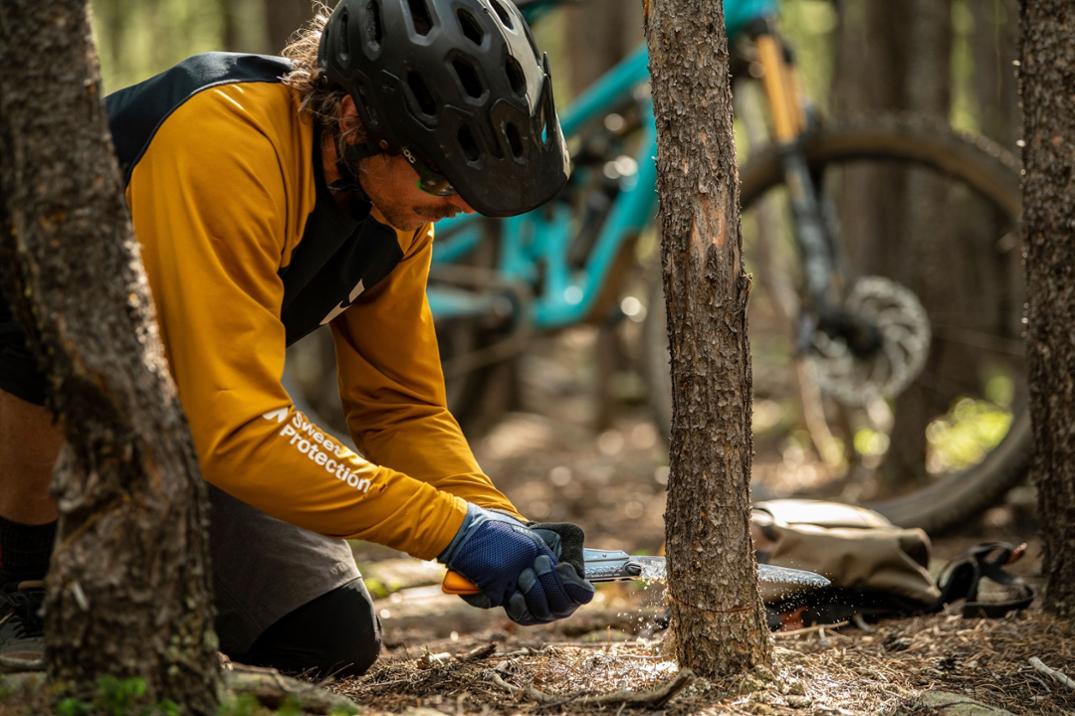 Location Image for Gomboy Curve Folding Hand Saw