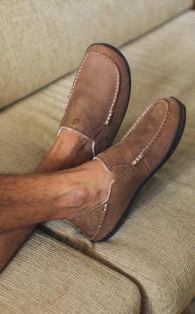 OluKai Men s Slippers REI Co op