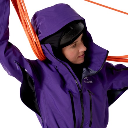 Arc'teryx Alpha SV Jacket - Women's 6