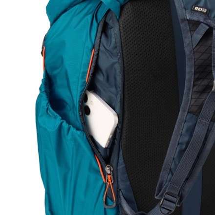 REI Co-op Flash 22 Pack Trekking pole attachments