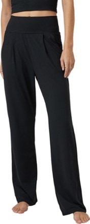 Vuori Luxe At Ease Straight Pants - Women's 1