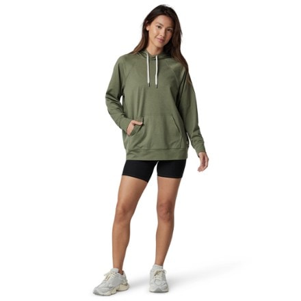 Vuori Halo Oversize Hoodie - Women's 3