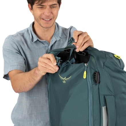 Osprey Farpoint Fairview 36 Wheeled Travel Pack 8