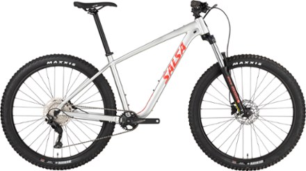 Top mountain bikes under 2000 hot sale