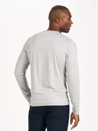 Vuori Long-Sleeve Ease Performance Henley Shirt - Men's 2