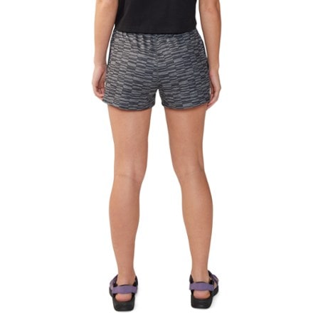 Mountain Hardwear Chill Action Shorts - Women's 2