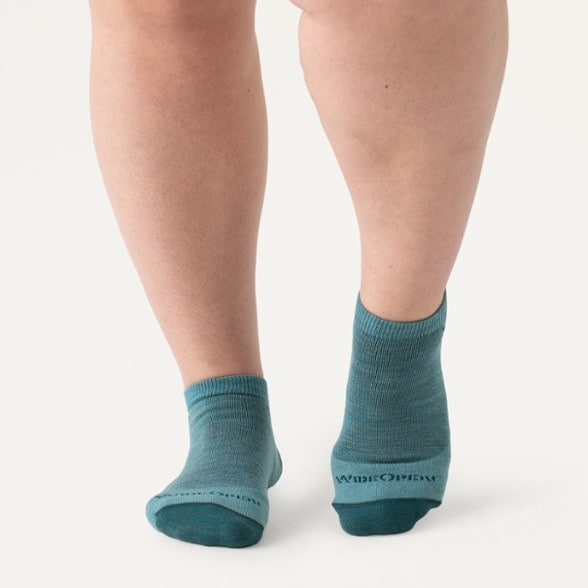 Detail Image of color Light Teal