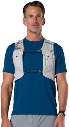 Nathan Pinnacle FeatherLite Hydration Vest 1