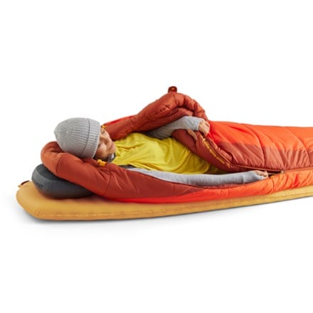 Sea to Summit Hamelin Synthetic 30F Sleeping Bag - Women's Sleeping pad not included.