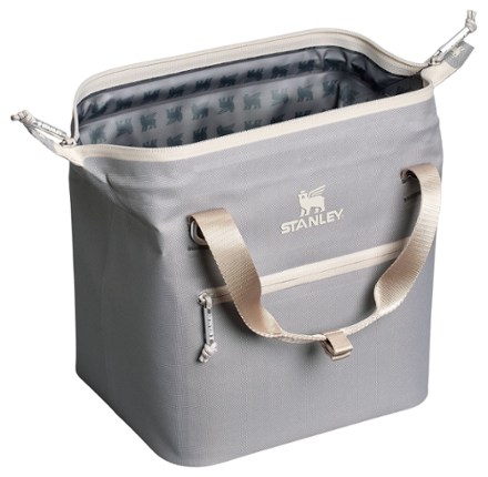 Stanley The All Day Julienne Mini Cooler - 10 Cans/7.4 Qts. 2