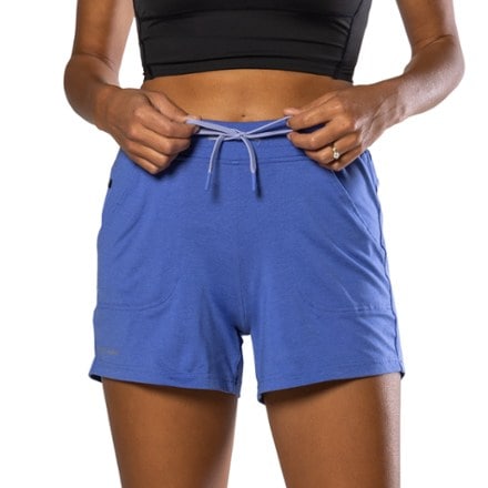 Nathan 365 Shorts - Women's 5