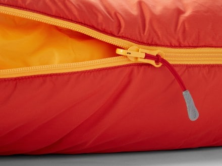 The North Face Wasatch Pro 40 Sleeping Bag Zipper detail (Zion Orange/Fremescent Orange)