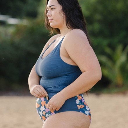 Nani V-Neck Tankini Swimsuit Top - Women's 7