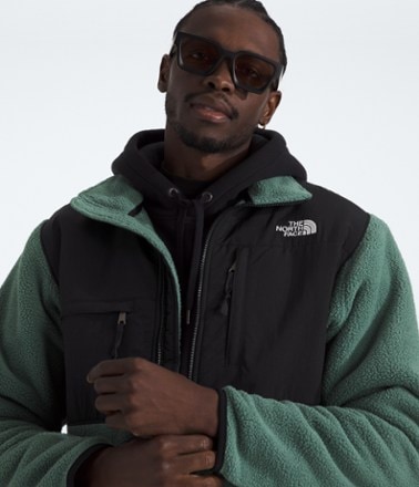 The North Face Retro Denali Jacket - Men's 5