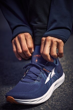 Location Image for Altra x Smartwool Escalante 4 Road-Running Shoes - Men's