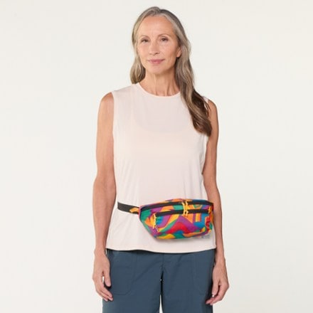 REI Co-op Trail 2 Pride Edition Waist Pack 3