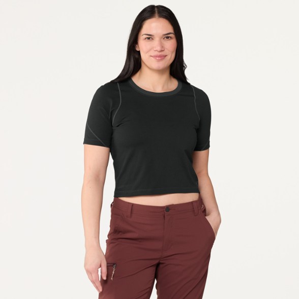 Model info: Height: 5'10" | Chest: 34 C | Waist: 29" | Wearing size: M