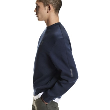 On Focus Tech Crew Sweatshirt - Men's 4