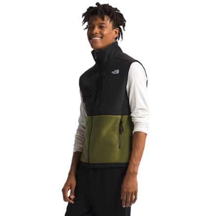 The North Face Denali Vest - Men's 4