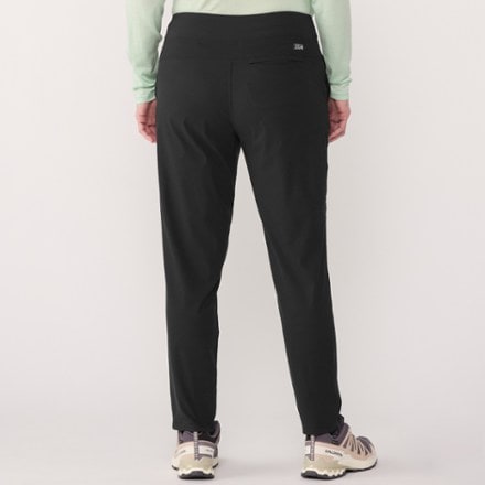 Mountain Hardwear Dynama Ankle Pants - Women's 2