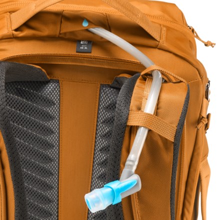 REI Co-op Ruckpack 40 Pack - Men's Hydration port & tube routing