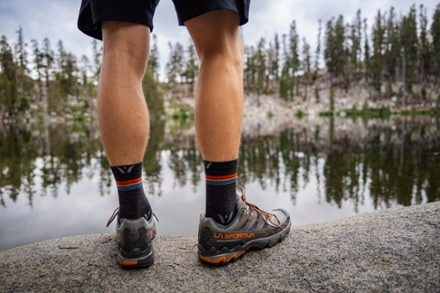 Swiftwick Flite XT Trail Mid-Crew Socks 1