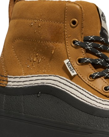 Vans Standard Mid Snow MTE Boots - Women's 6