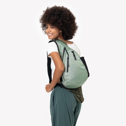 Sherpani Esprit Anti-Theft Sling Bag 1