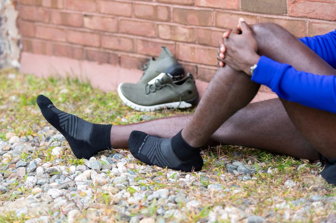 Location Image for Run Quarter Ultralightweight Cushion Socks - Men's