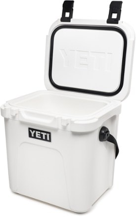 YETI Roadie 24 Cooler 2