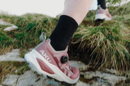 Location Image of color Dark Pink/Grey