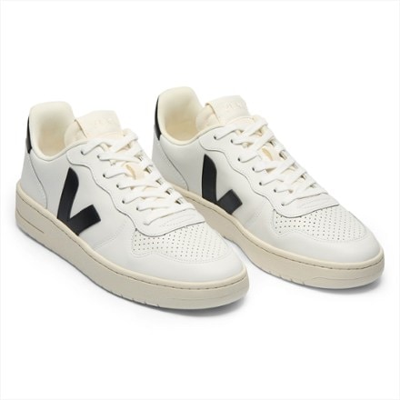 VEJA V-10 Leather Shoes - Men's 1