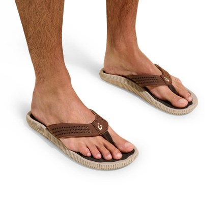 OluKai Ulele Flip-Flops - Men's 4