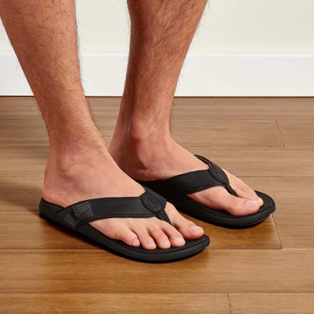 OluKai Ulele Flip-Flops - Men's 7