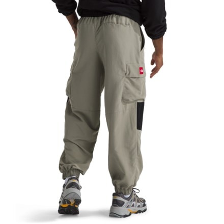 The North Face HMLYN Track Pants - Men's 2