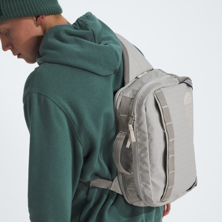 The North Face Base Camp Voyager Sling 4