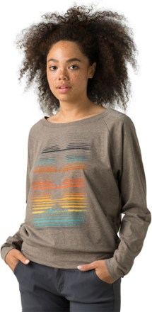 long sleeve graphic tees womens