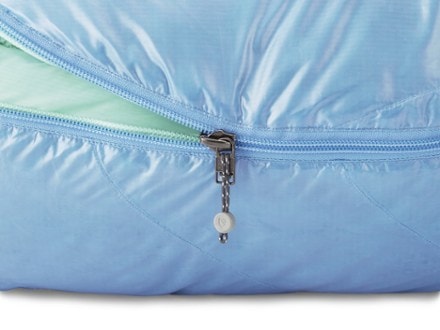 NEMO Riff 30 Endless Promise Down Sleeping Bag - Women's Zipper detail