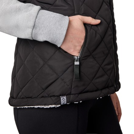 Free Country Stratus Lite Reversible Insulated Vest - Women's 6