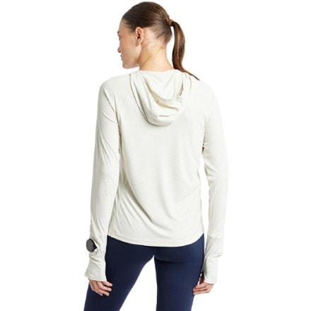 On Body Image of color Ivory