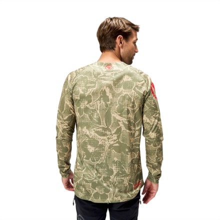 Endura LTD Grid Floral Printed Long-Sleeve Bike T-Shirt - Men's 2
