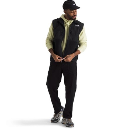 The North Face Retro Denali Vest - Men's 3