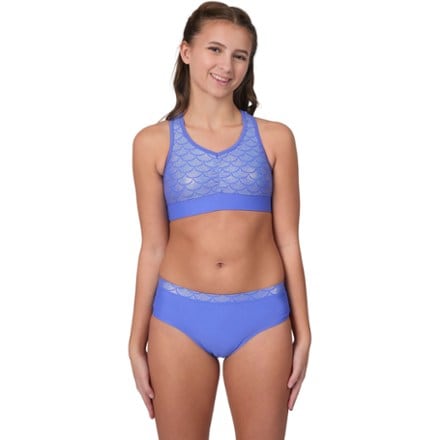 On Body Image of color Peri