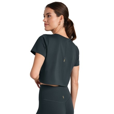 RHONE Serene Cropped Shirt - Women's 2