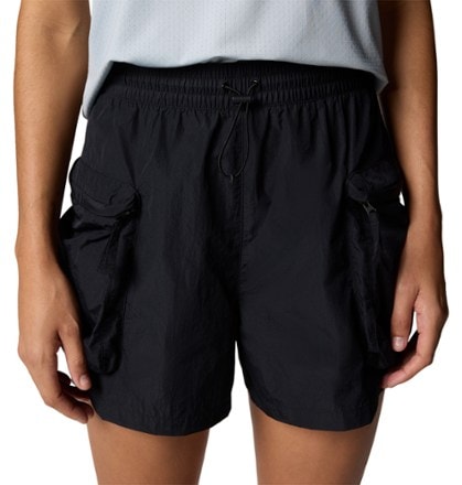 Columbia Elevated View Cargo Shorts - Women's 4