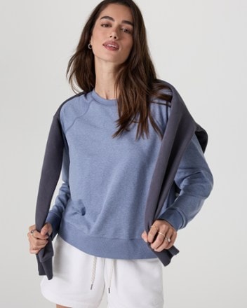 Vuori Long-Sleeve Halo Crew Pullover - Women's 1